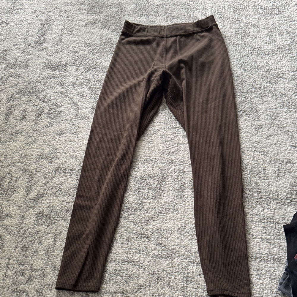 Brown ALO ribbed leg